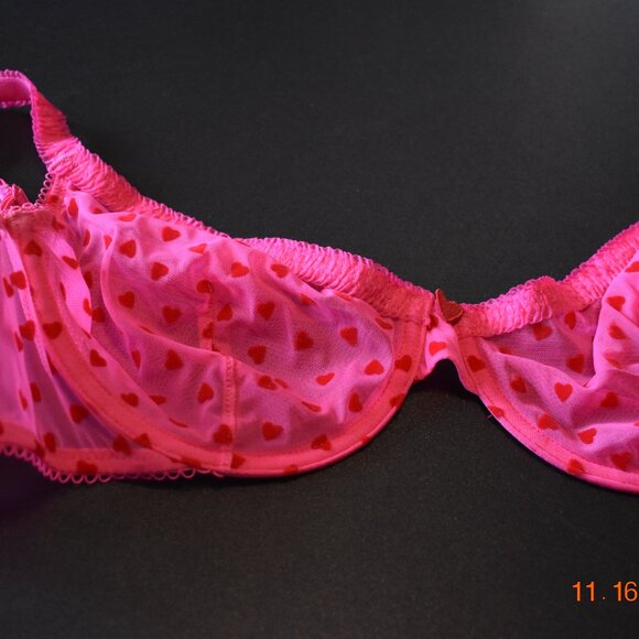 Tease by Victoria's Secret Bra 38C - Picture 2 of 3